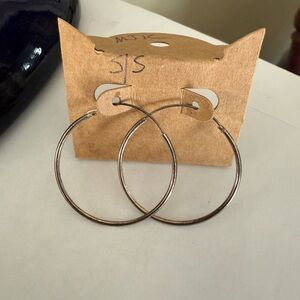 Chic s/ Silver Hoop Earrings vintage
